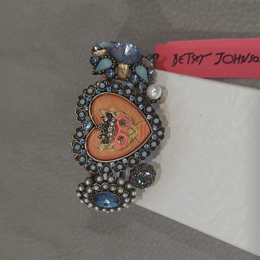 Betsey Johnson PRINCESS KITTY HINGED BRACELET